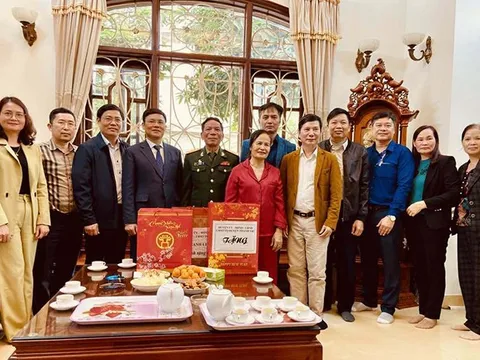Phó Chủ tịch HĐND Thành phố Phạm Quí Tiên thăm, chúc Tết các gia đình chính sách trên địa bàn huyện Thanh Trì