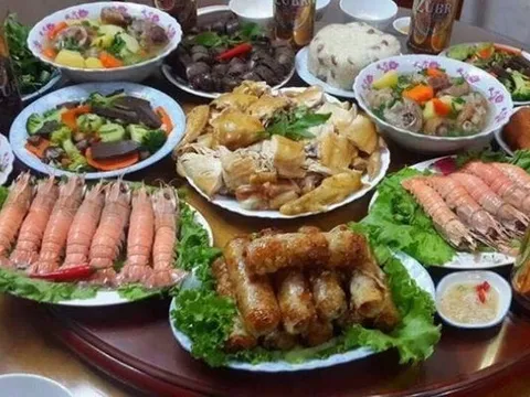 Bữa cơm rằm tháng 7 "sóng gió" và sự vùng lên đúng lúc của nàng dâu đảm