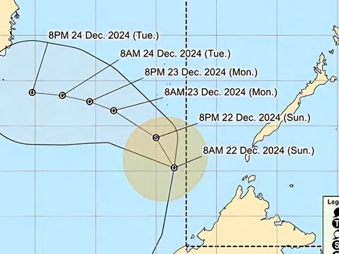 Áp thấp trên Biển Đông dự báo thành bão trong 12 giờ tới