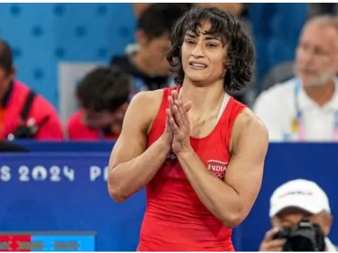 Mất huy chương Olympic vì thừa 100 gram, VĐV Ấn Độ giải nghệ