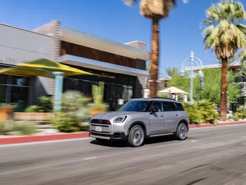 MINI Countryman thế hệ mới ra mắt khách Việt, chưa chốt giá bán