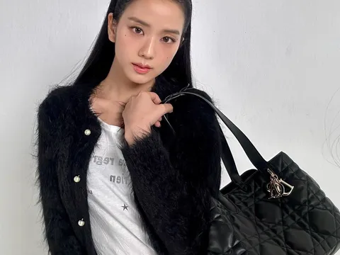 Túi DIOR TOUJOURS mới ra mắt 2023 có gì mà khiến JISOO (BLACKPINK) lăng xê