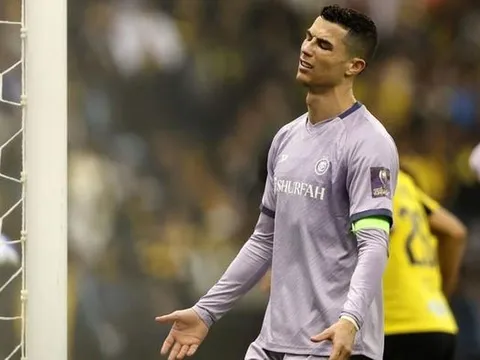 Mức lương 200 triệu USD/mùa của Ronaldo không 'dễ ăn'