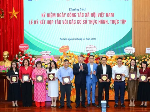 Chương trình kỷ niệm Ngày Công tác xã hội Việt Nam và Lễ ký kết hợp tác với các cơ sở thực hành, thực tập.