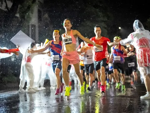 Hơn 13.000 vận động viên tranh tài Giải Marathon Quốc tế Hà Nội Techcombank Mùa thứ 4
