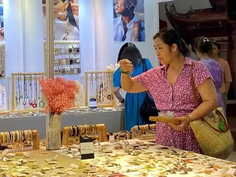 Khai mạc Hội chợ quốc tế quà tặng hàng thủ công mỹ nghệ Hà Nội 2025