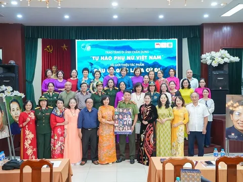 Giới thiệu và trưng bày bộ sưu tập chân dung “Tự hào phụ nữ Việt Nam”