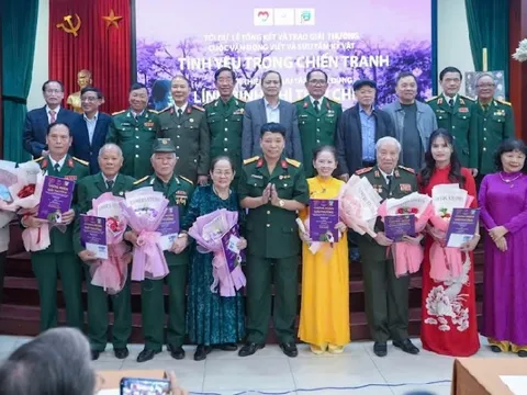 Trao giải thưởng cuộc vận động viết và sưu tầm kỷ vật “Tình yêu trong chiến tranh”