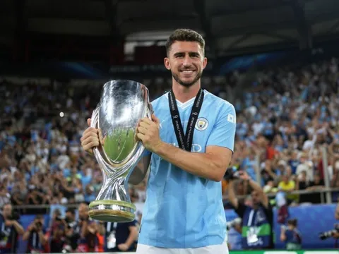 Chuyển nhượng 17/8: Liverpool nhắm mục tiêu của MU, Al Nassr mua sao Man City
