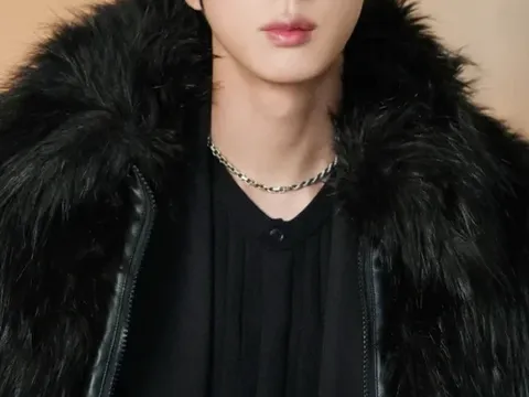 Jin giúp BTS xô đổ kỷ lục của One Direction