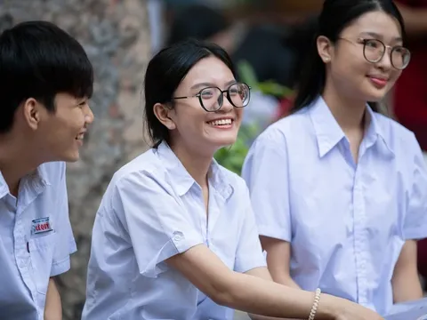 Điểm thi tốt nghiệp THPT 2025: Số điểm 10 tăng vọt