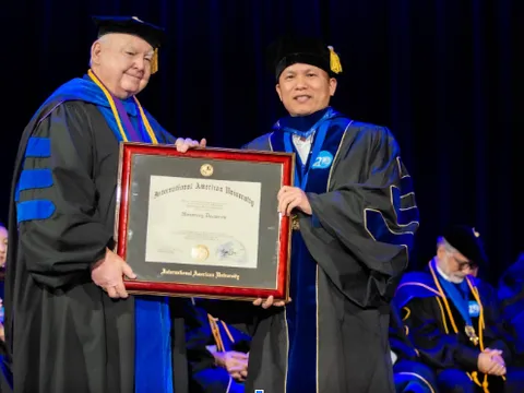 5 lần trượt đại học đến Tiến sĩ danh dự Đại học Quốc tế Hoa Kỳ (IAU) của Doanh nhân Hoàng Hữu Thắng