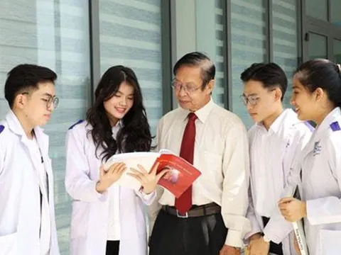 Vững tay nghề – Vững tinh thần: Người hộ sinh giữa hành trình sống và sinh