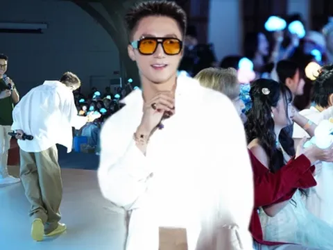 Sơn Tùng M-TP chính thức lộ diện giữa bão drama: Đẹp trai như "soái ca" sơ mi trắng, mời cả trăm người gặp mặt ở resort hạng sang