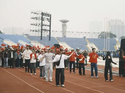 Hàng trăm nghệ sĩ tập luyện cho Lễ diễu binh, diễu hành 2/9