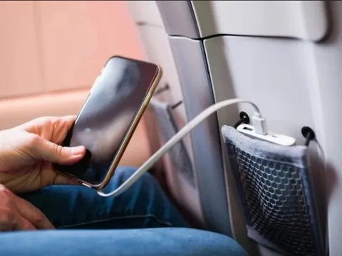 Quy định khắt khe với sạc dự phòng pin lithium khi đi máy bay