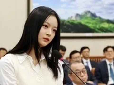 Toàn cảnh vụ nữ ca sĩ bị người dân Hàn Quốc yêu cầu xin lỗi