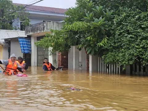 Thông tin mới về mưa lũ miền Trung; miền Bắc hôm nay đỉnh điểm mưa rét