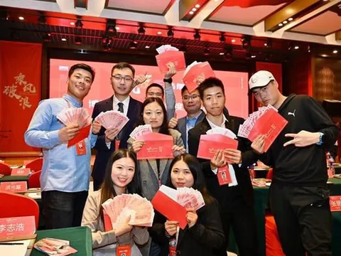 Giúp công ty ký được hợp đồng 36 tỷ đồng nhưng thưởng Tết chỉ bằng một nửa đồng nghiệp: Đầu năm nhận tin nhắn của sếp, tôi ngỡ ngàng