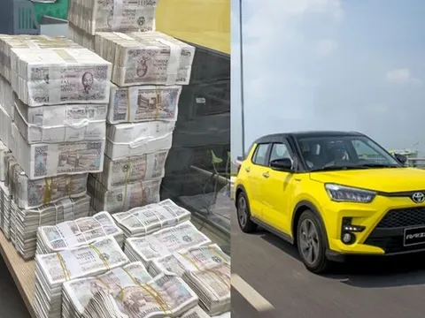 Khách mang 252 triệu đồng tiền lẻ mua xe, đại lý phải huy động 3 người khiêng