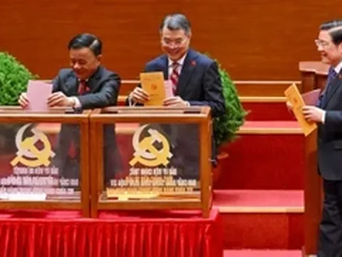 Danh sách 19 Ủy viên Bộ Chính trị khoá XIV