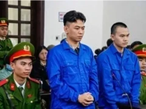 'Tổng tài' ra lệnh đàn em: Mày ra kia tát cho thằng nhân viên mấy phát