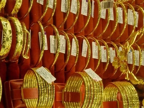Chiều 2/3: Giá vàng nhẫn, vàng miếng vượt 190 triệu đồng/lượng
