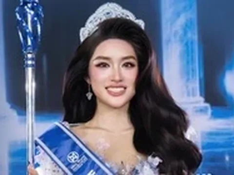 Phương Oanh đăng quang Miss World Vietnam