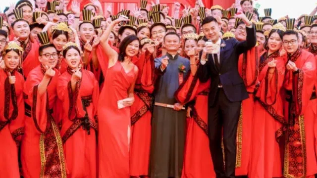 Jack Ma phát ngôn gây sốc trong đám cưới: Vợ chồng nên `yêu nhau` 6 lần/ tuần