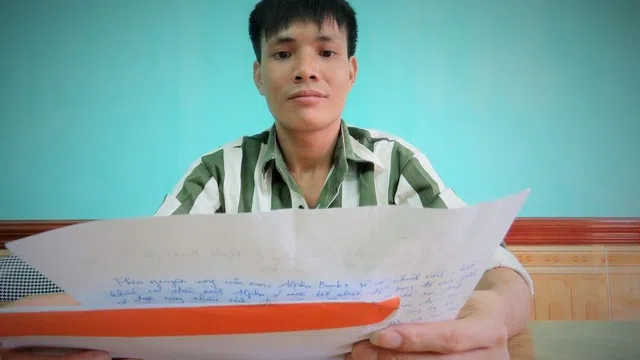Tù nhân đọc sách nhiều nhất Việt Nam và mong muốn dùng sách giúp bạn tù hoàn lương