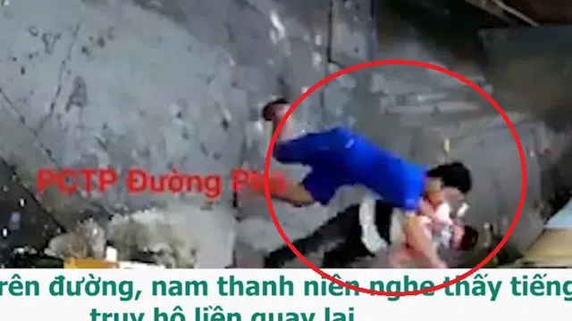 Clip: Thanh niên dũng cảm bắt gọn tên cướp sau tiếng truy hô của người dân