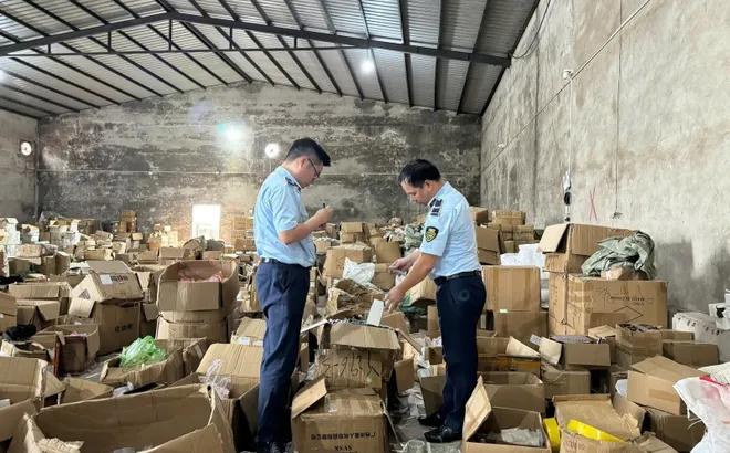 Bí mật khủng bên trong kho hàng ở Quảng Ninh: Người chủ bí ẩn tên "A PIN", vận hành bằng phần mềm lạ liên kết hàng trăm tài khoản TikTok