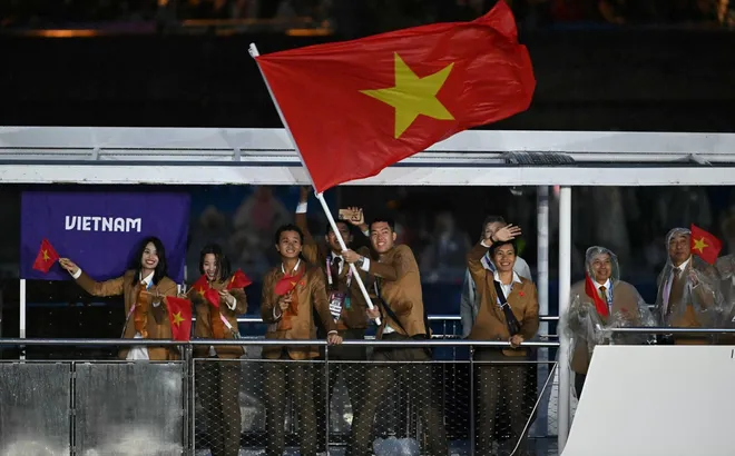 Tự hào lá cờ đỏ sao vàng Việt Nam tung bay tại đấu trường Olympic Paris 2024: Kỳ vọng giải cơn khát huy chương